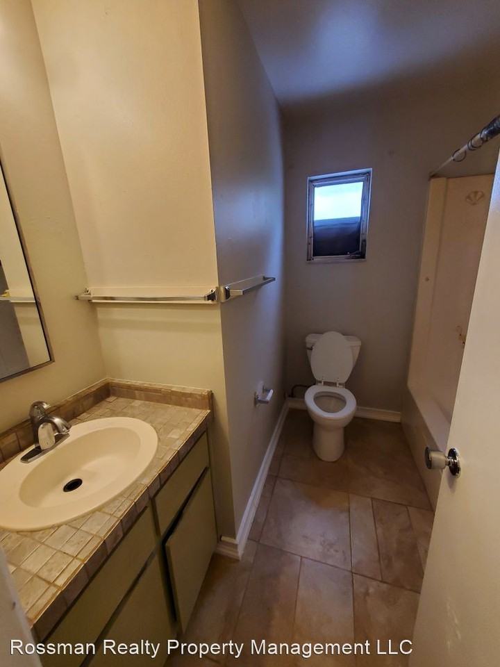 3755 Marion St - Photo 2 of 10