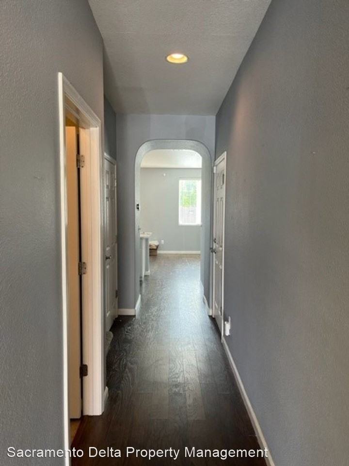 2902 Tourbrook Way - Photo 2 of 28