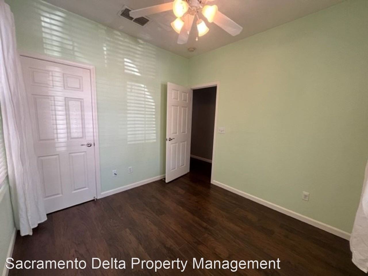 2902 Tourbrook Way - Photo 3 of 28