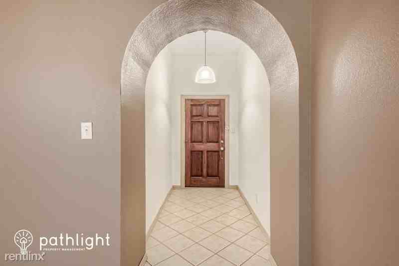 4004 Wildbriar Ln - Photo 3 of 19