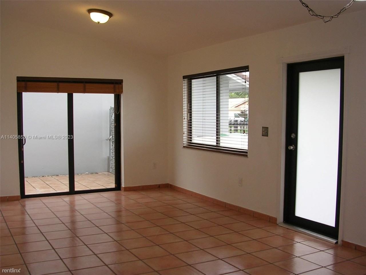 14765 Sw 82nd St - Photo 3 of 10