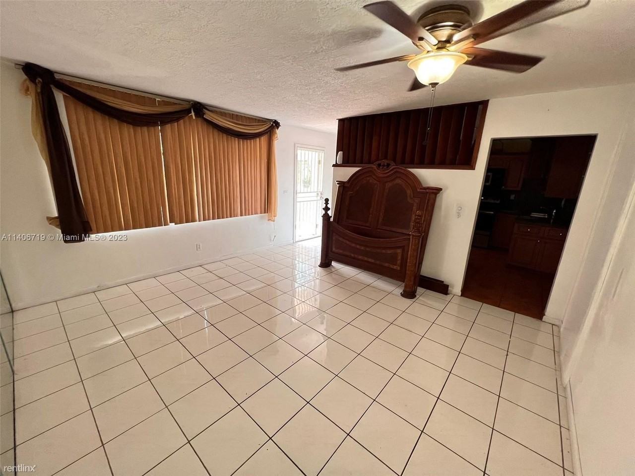 19530 Nw 11th Ave - Photo 2 of 11