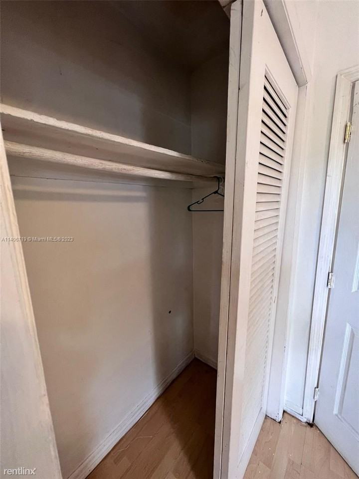 19530 Nw 11th Ave - Photo 3 of 11