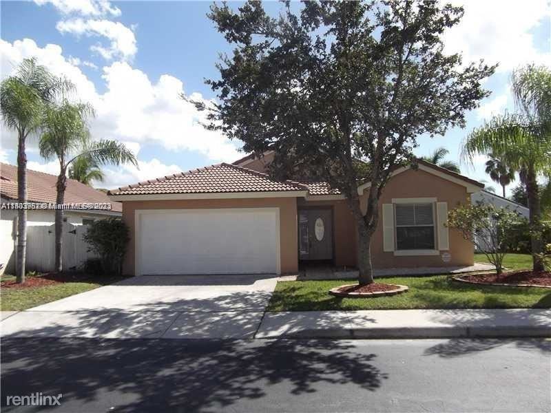 16582 Nw 6th St - Photo 2 of 8