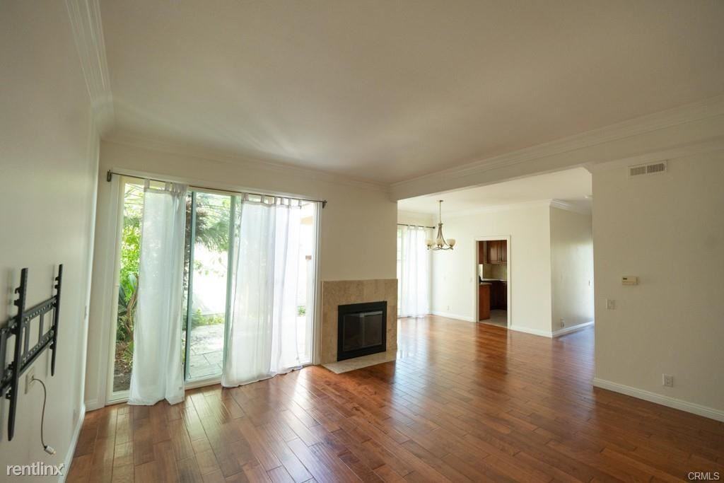 2 Clove Blossom - Photo 2 of 7