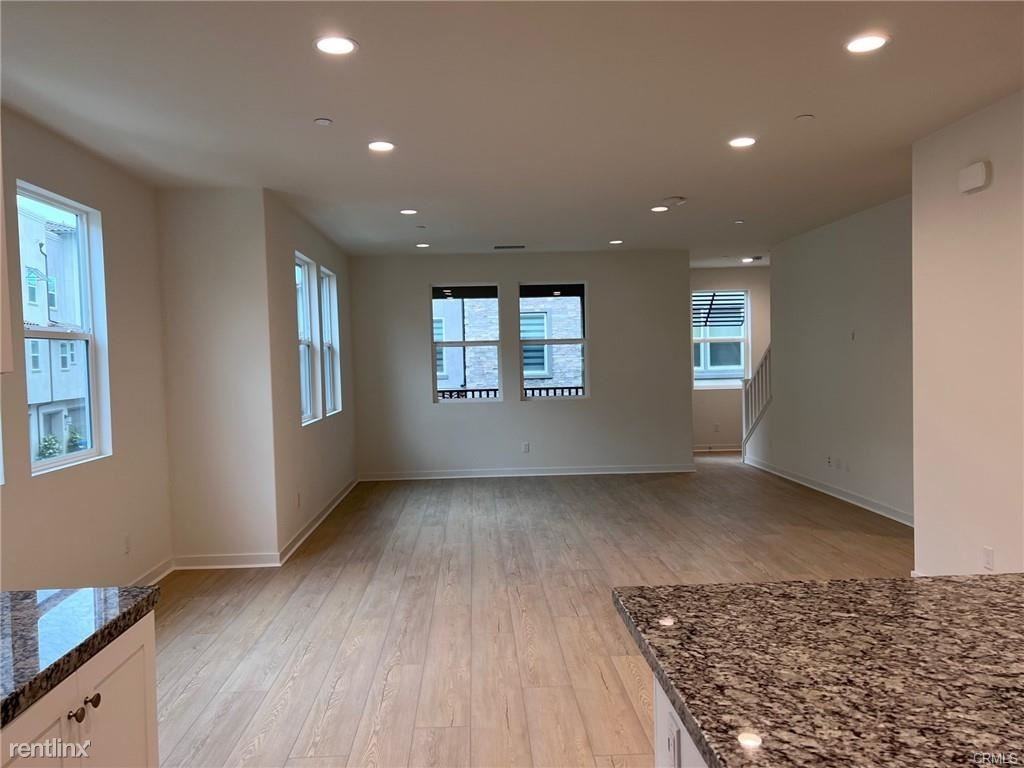 63 Sanctuary Ln - Photo 3 of 11