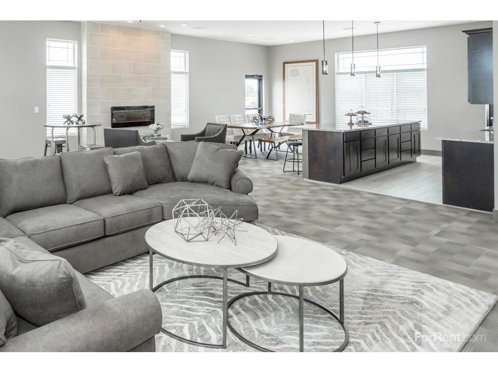 East Lake Flats - Photo 2 of 8