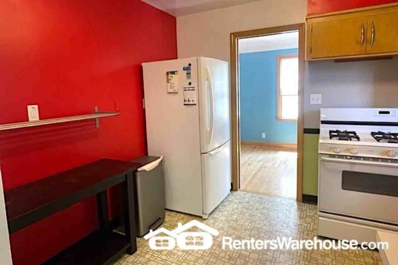 3510 Benjamin St Ne - Photo 2 of 20