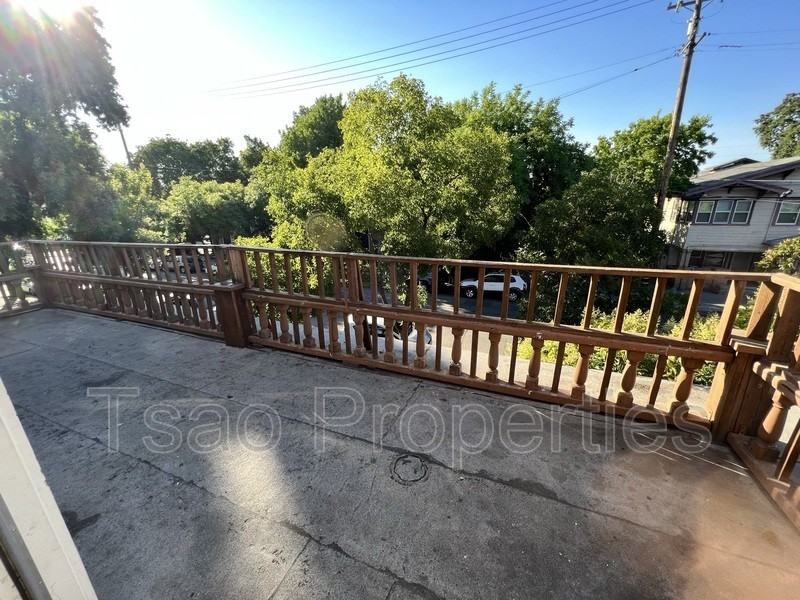 18 E Willow St - Photo 2 of 23