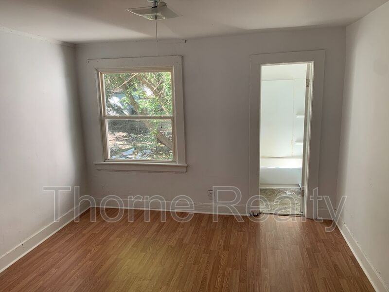 1316 Clark St - Photo 3 of 19