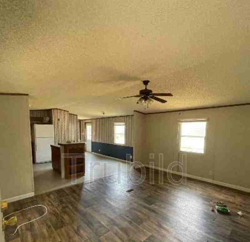 618 Denson Ln Ne - Photo 2 of 3