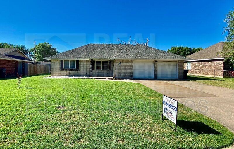 3024 Sw 66th St - Photo 3 of 22