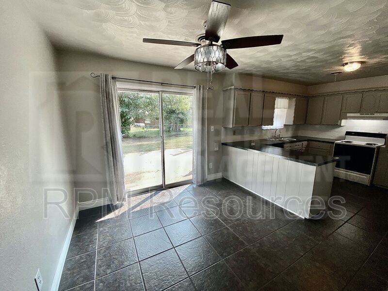 3024 Sw 66th St - Photo 7 of 22