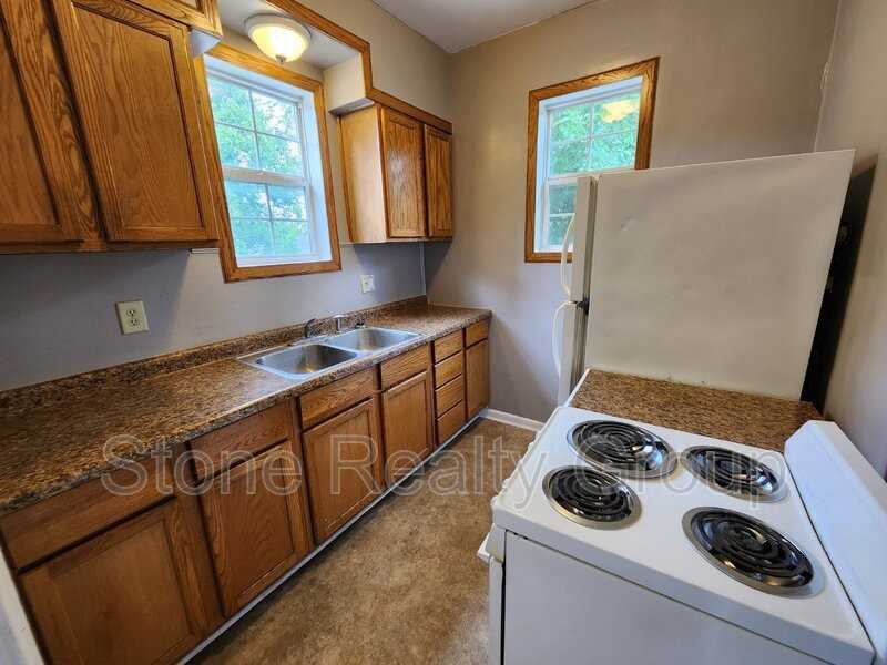 1837 1/2 N 8th St - Photo 3 of 11