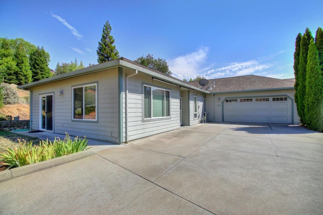 297 Meadowcrest - Photo 2 of 17