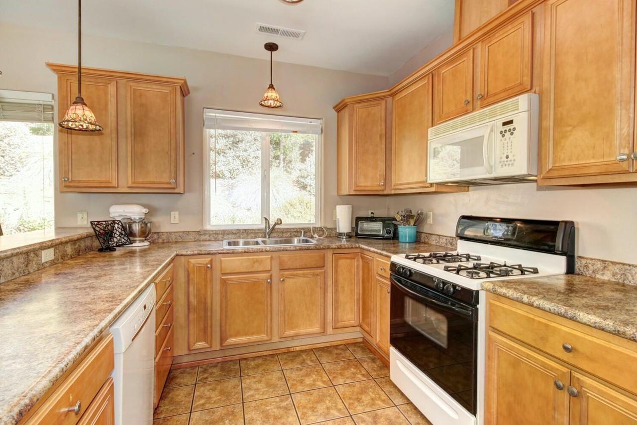 297 Meadowcrest - Photo 6 of 17