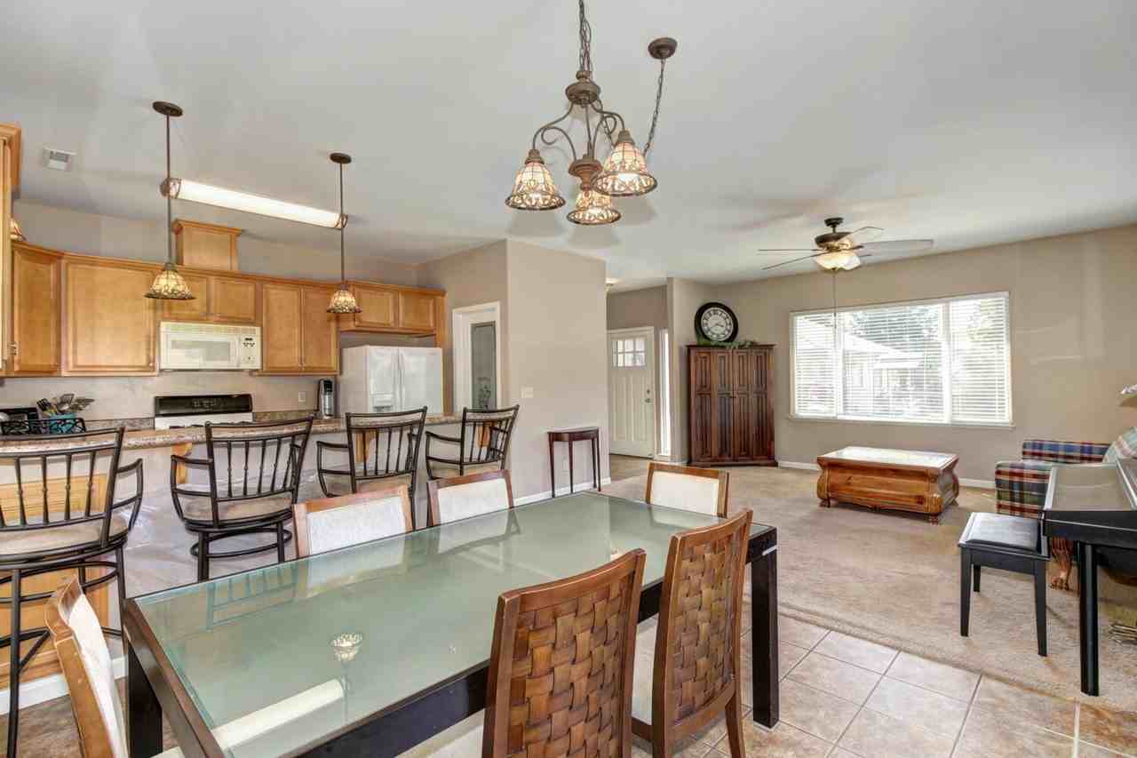 297 Meadowcrest - Photo 7 of 17