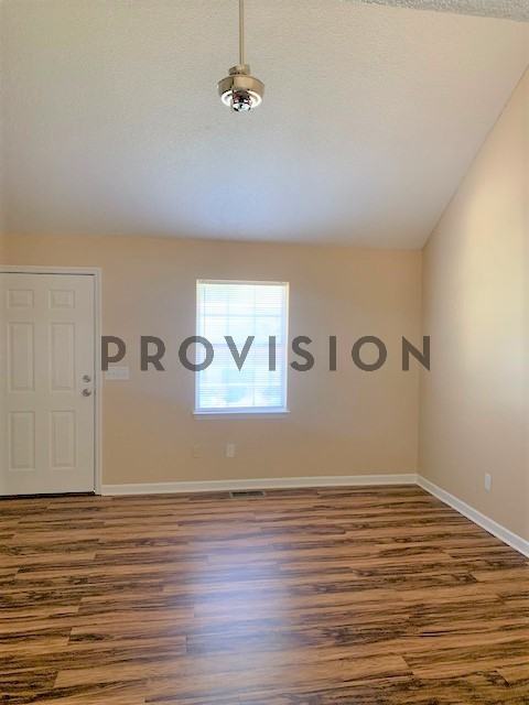 1212 Village Way Ne - Photo 3 of 16