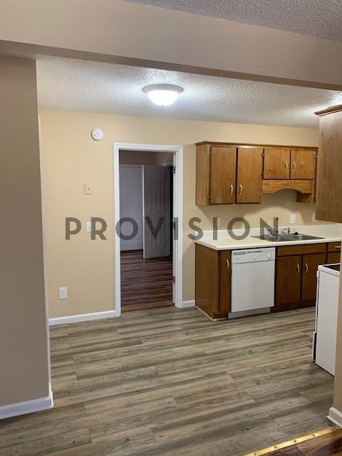 1212 Village Way Ne - Photo 4 of 16