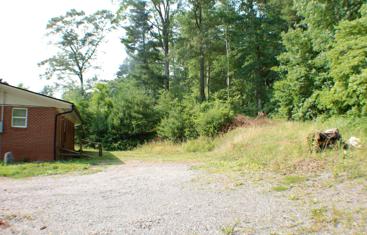 820 Mills Gap Rd - Photo 3 of 18