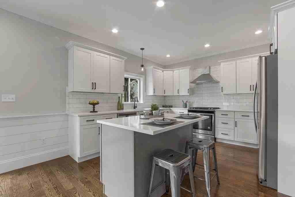 10 Harrison St - Photo 3 of 31