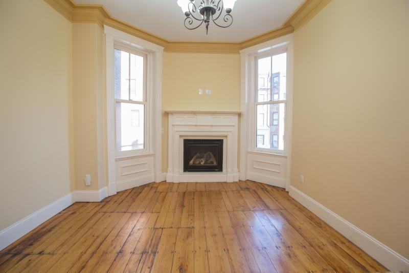 263 Newbury St #2 - Photo 4 of 12