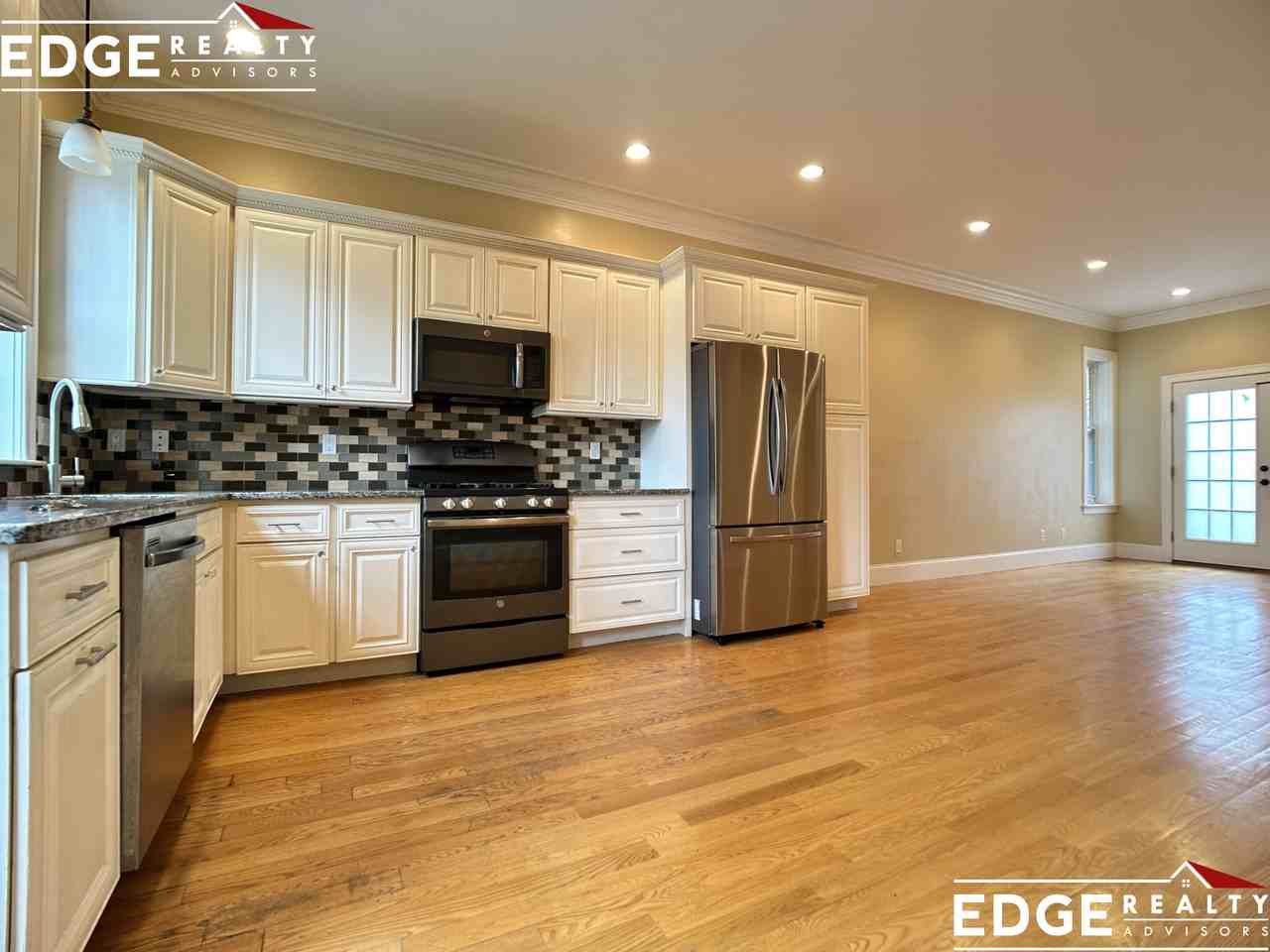 42 Lexington St #2 - Photo 2 of 15