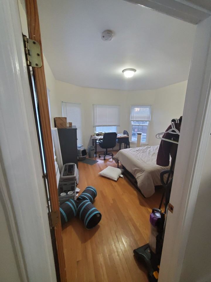 185 Beacon St #2 - Photo 5 of 9