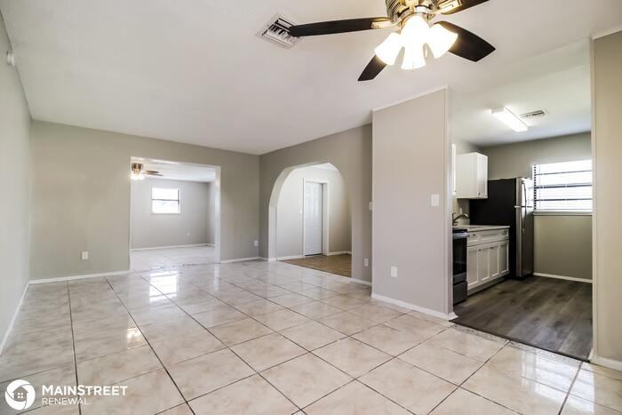 1884 Willie Mays Pkwy - Photo 3 of 16