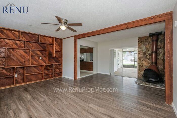 8229 Malvern Cir - Photo 2 of 17