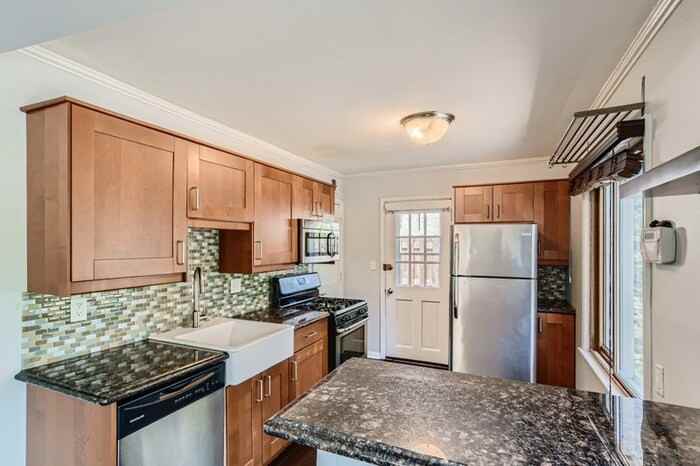 3908 Longfellow Ave - Photo 3 of 12