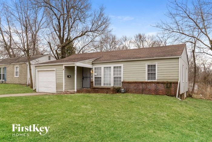 6125 Georgia Ave - Photo 2 of 15