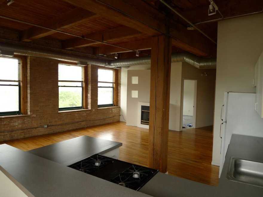 S Clark St #603 - Photo 2 of 4