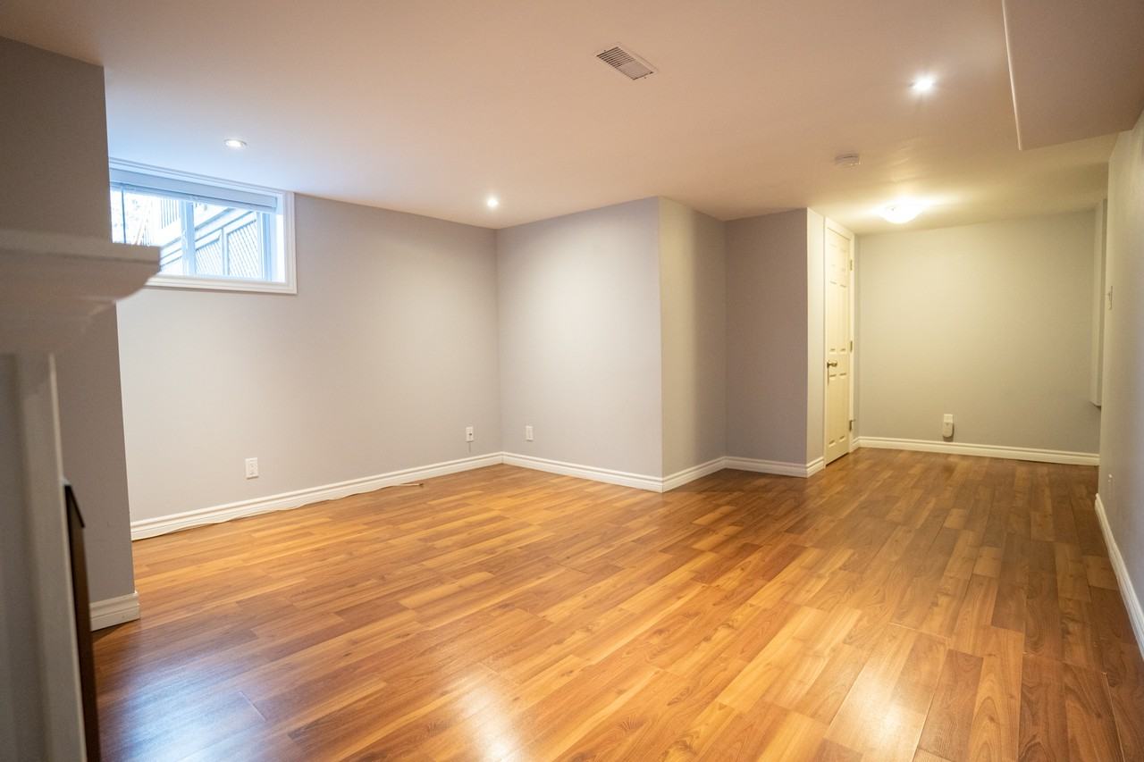 72 Amsterdam Avenue - Photo 2 of 12