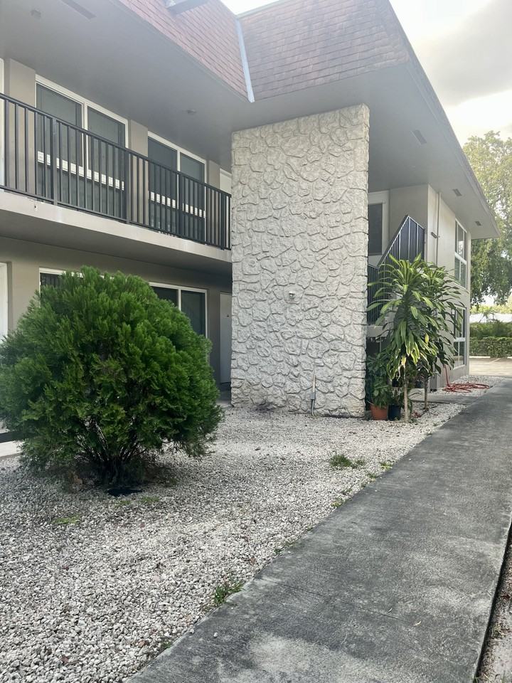 565 Northeast 121st Street #204 - Photo 5 of 5