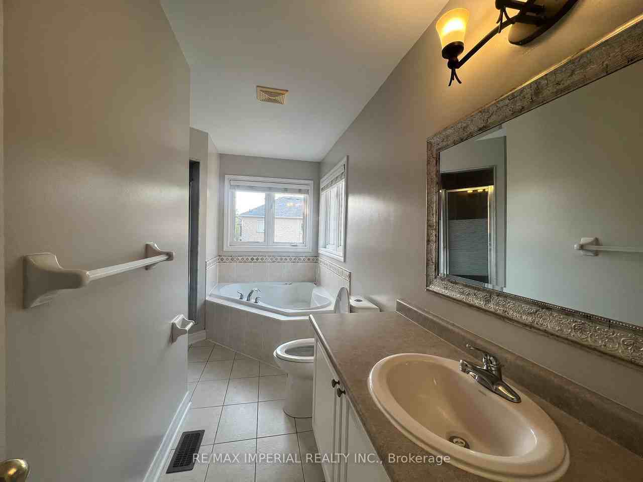 118 Flagstone Way #None - Photo 2 of 6