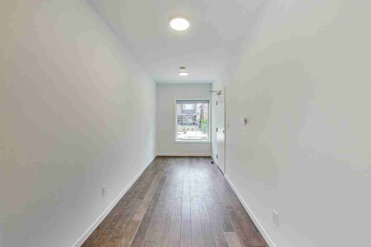 846 Carlaw Avenue #Main - Photo 6 of 24