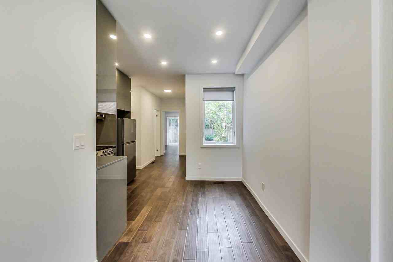 846 Carlaw Avenue #Main - Photo 7 of 24