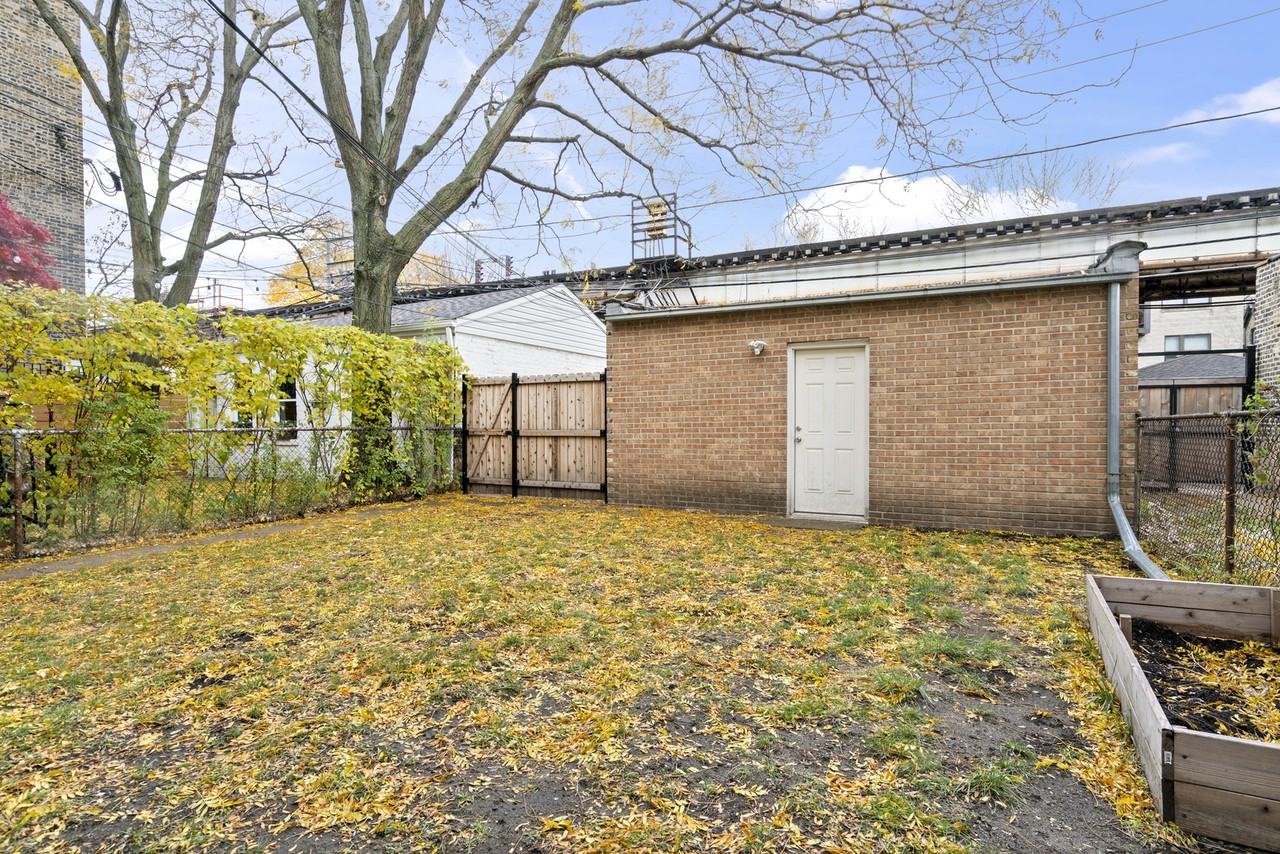 1307 W Newport Ave #1 - Photo 3 of 20