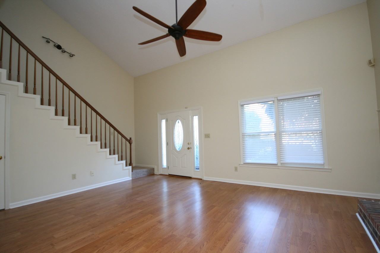 122 West Lake Circle #1 - Photo 3 of 24