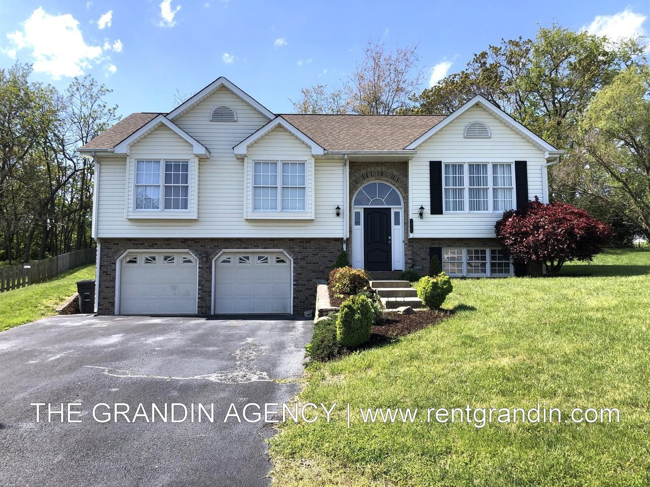 1811 Meadows Ct #1 - Photo 2 of 40