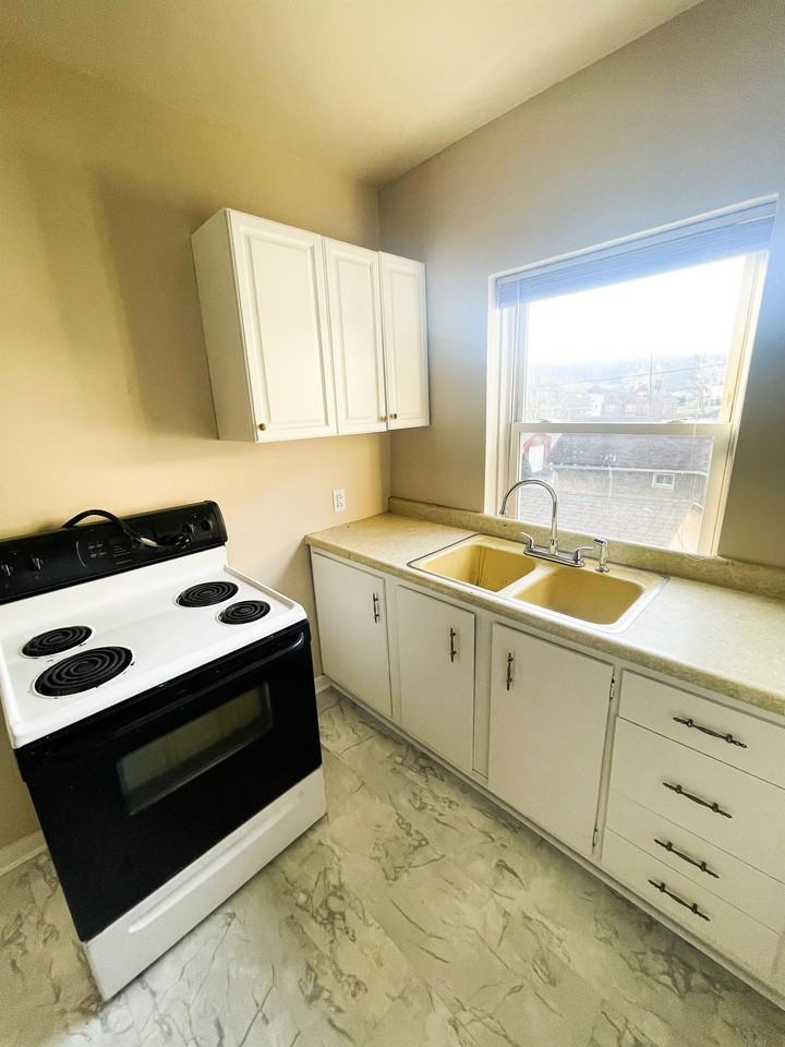 3500 Elm St #6 - Photo 5 of 7