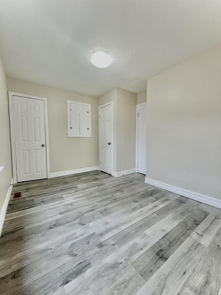 394 Bond St #2 - Photo 3 of 11