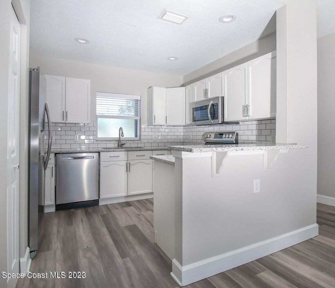 171 Portside Ave #1 - Photo 5 of 21
