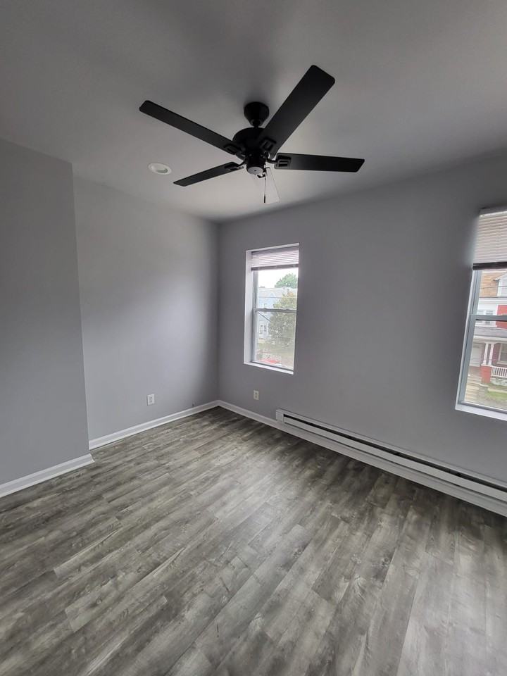 4914 Knox St #2 - Photo 2 of 15