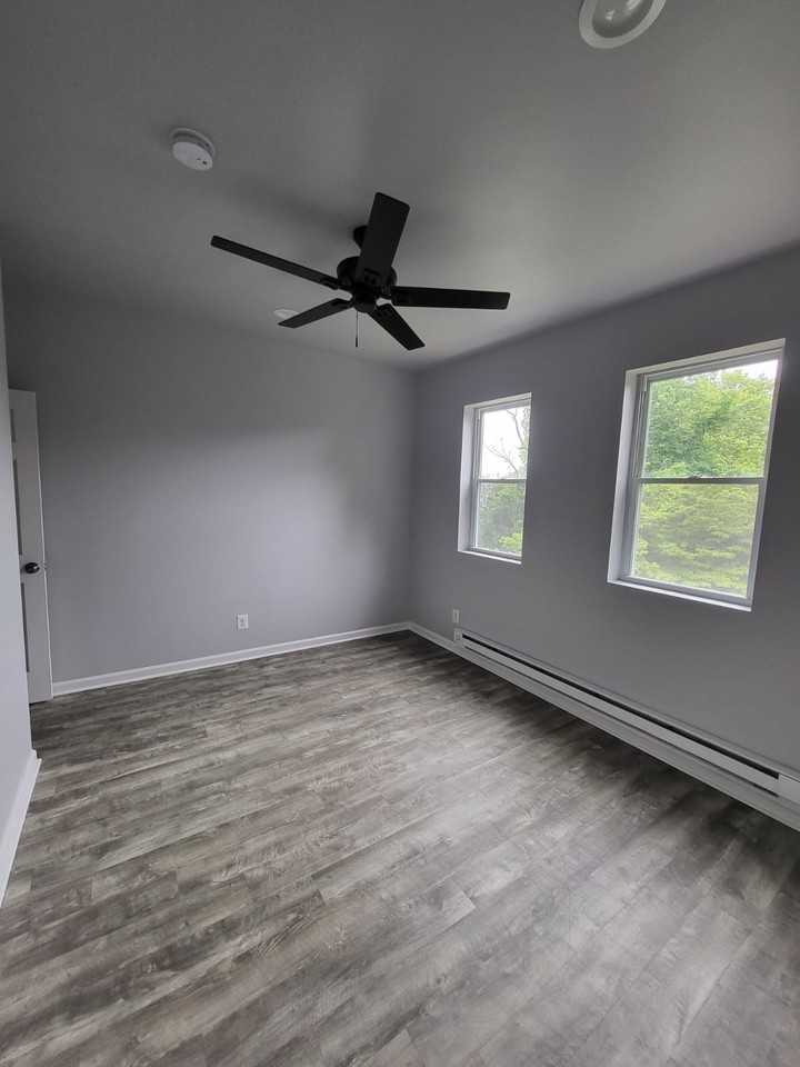 4914 Knox St #2 - Photo 7 of 15