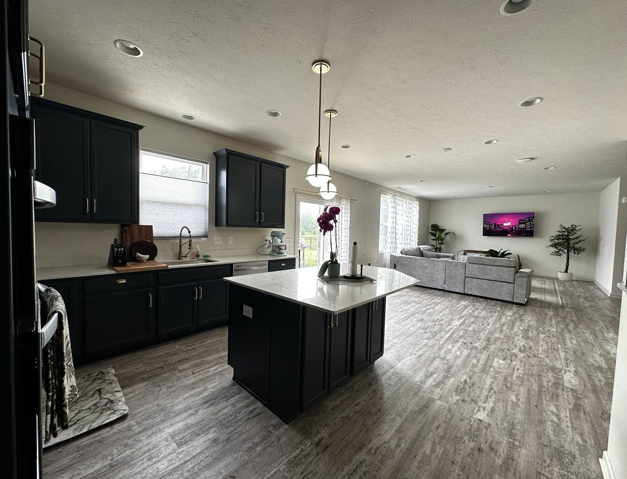 6083 Flagler Ln - Photo 2 of 30