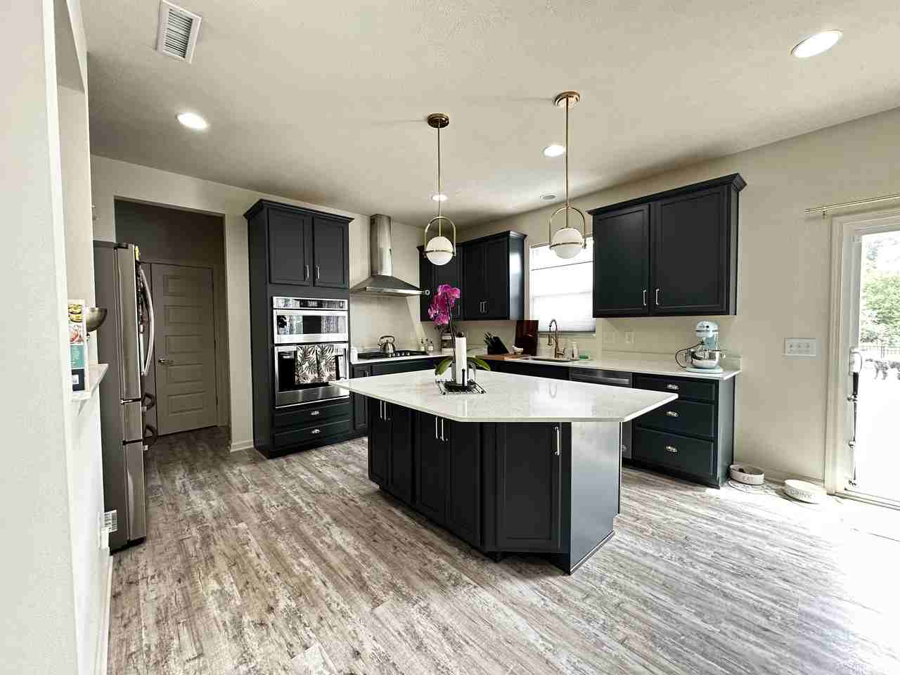 6083 Flagler Ln - Photo 3 of 30