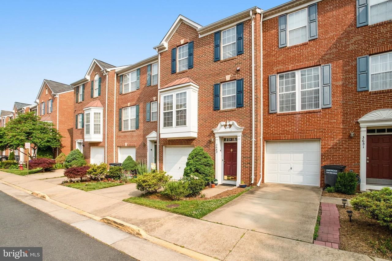 3649 Madison Watch Way - Photo 2 of 39