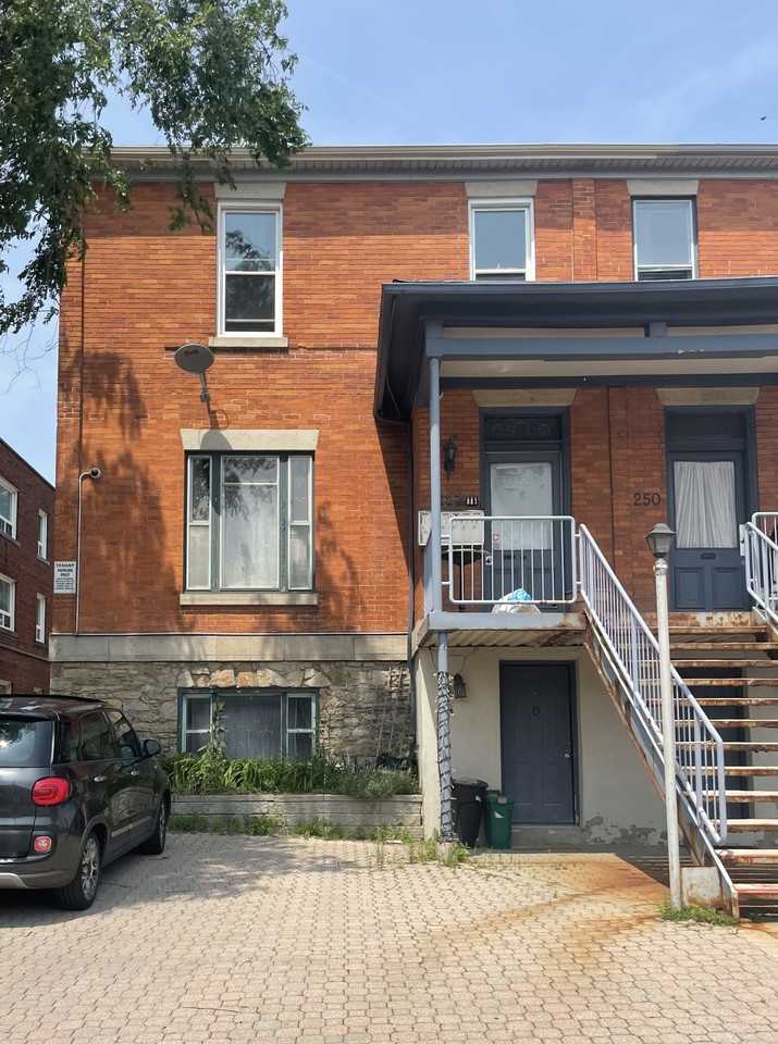 252 Main St W, Hamilton, ON L8P 1J6 1 Bedroom Apartment for Rent